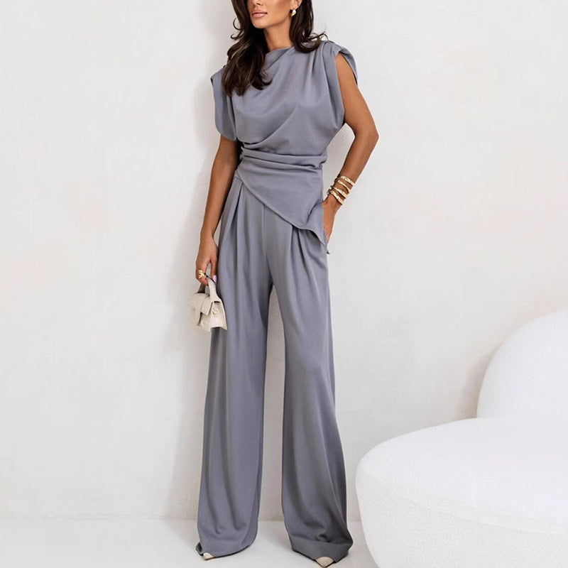 Elegante conjunto monocromático de dos piezas para mujer.-ES