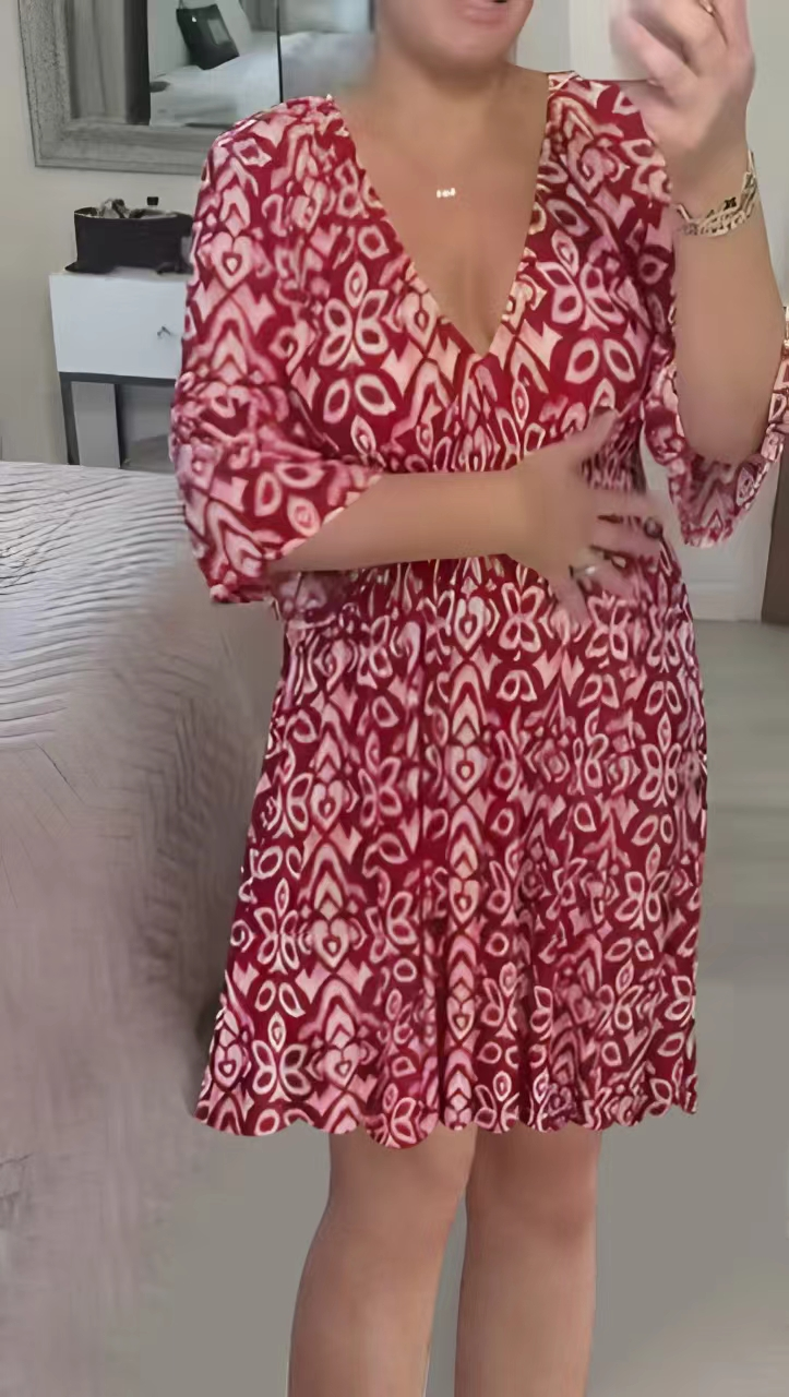 👗Minišaty s výstrihom do V-SK