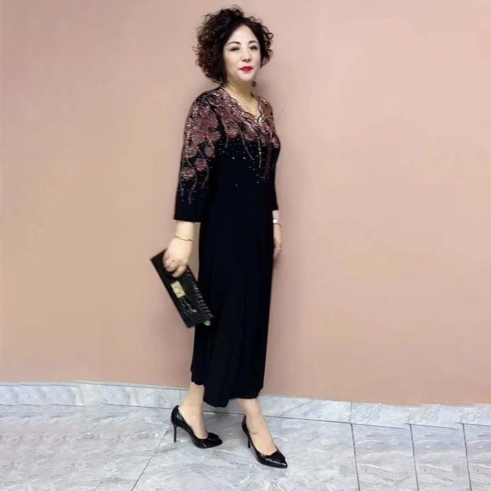 Elegantiškos moteriškos suknelės su blizgia iškirpte-LT