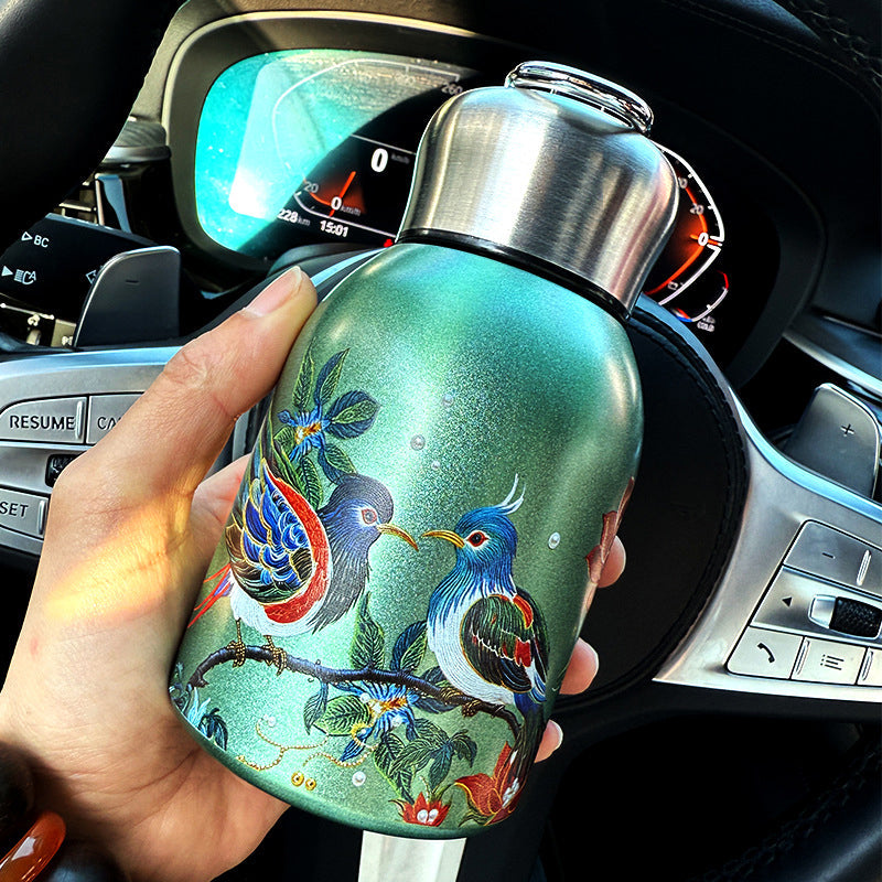 Botella de agua aislada elegante y portátil.-ES