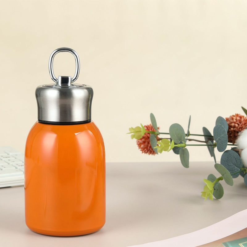 Botella de agua aislada elegante y portátil.-ES