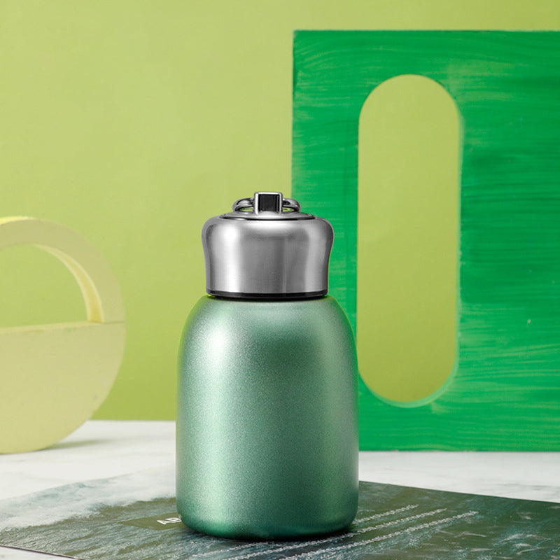 Botella de agua aislada elegante y portátil.-ES