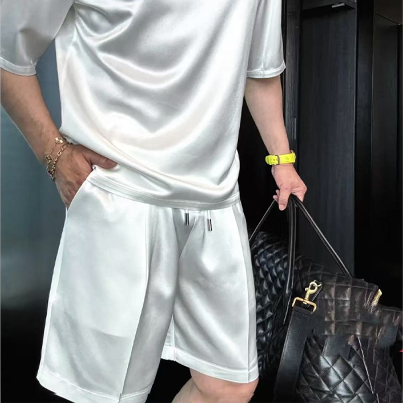 Conjunto casual de dos piezas de blusa y bermuda monocromáticas para hombre-ES