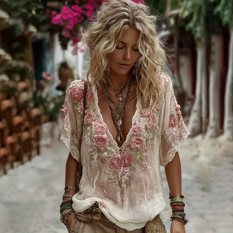 Blusa con escote en V profundo y estampado floral.-ES